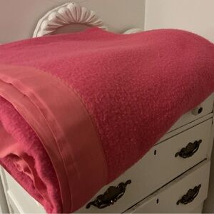 Vintage Queen Acrylic w Satin Hem